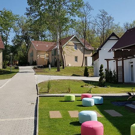 Kenese-Voelgye Villahotel Балатонкенеше Екстер'єр фото